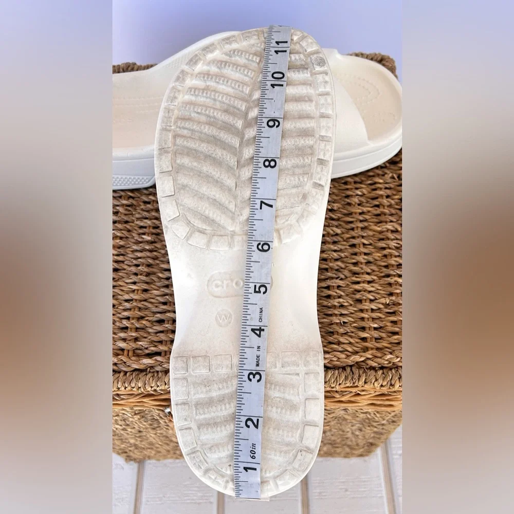 Crocs Women’s Classic Cross‎ Strap Slide Sandals in Chalk Size W-10
